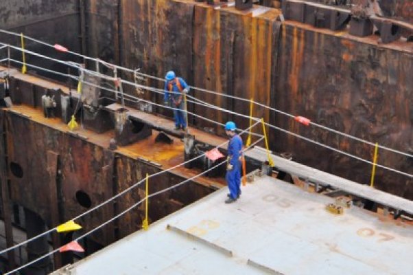 Peste 7000 de tone de oţel din nava Flaminia, înlocuite de muncitorii DMHI